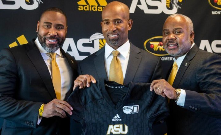 Eddie_Robinson_head_football_coach