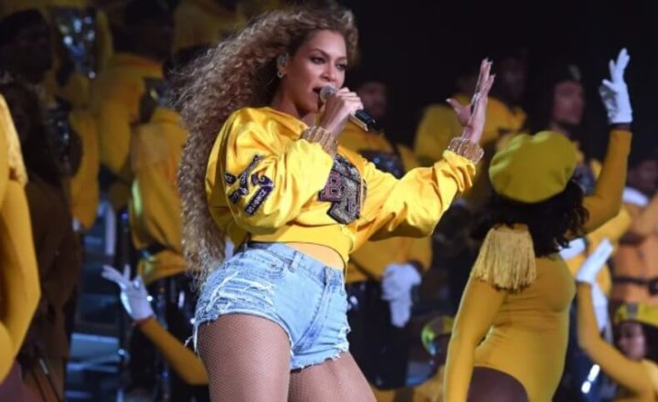 beyonce_honors_in_homecoming