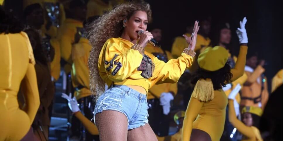 beyonce_honors_in_homecoming